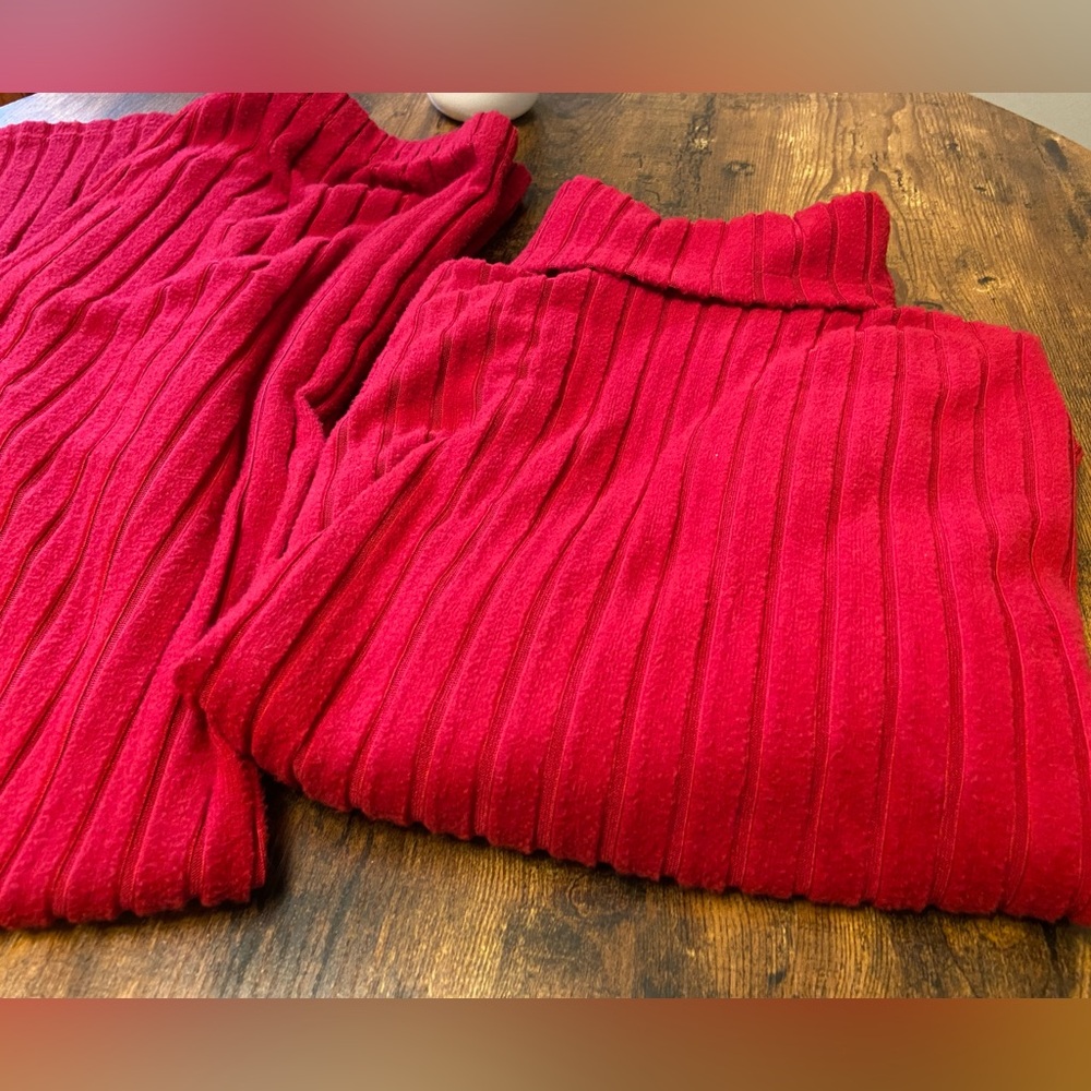 Red Ribbed Knit Lounge Seater and Pants